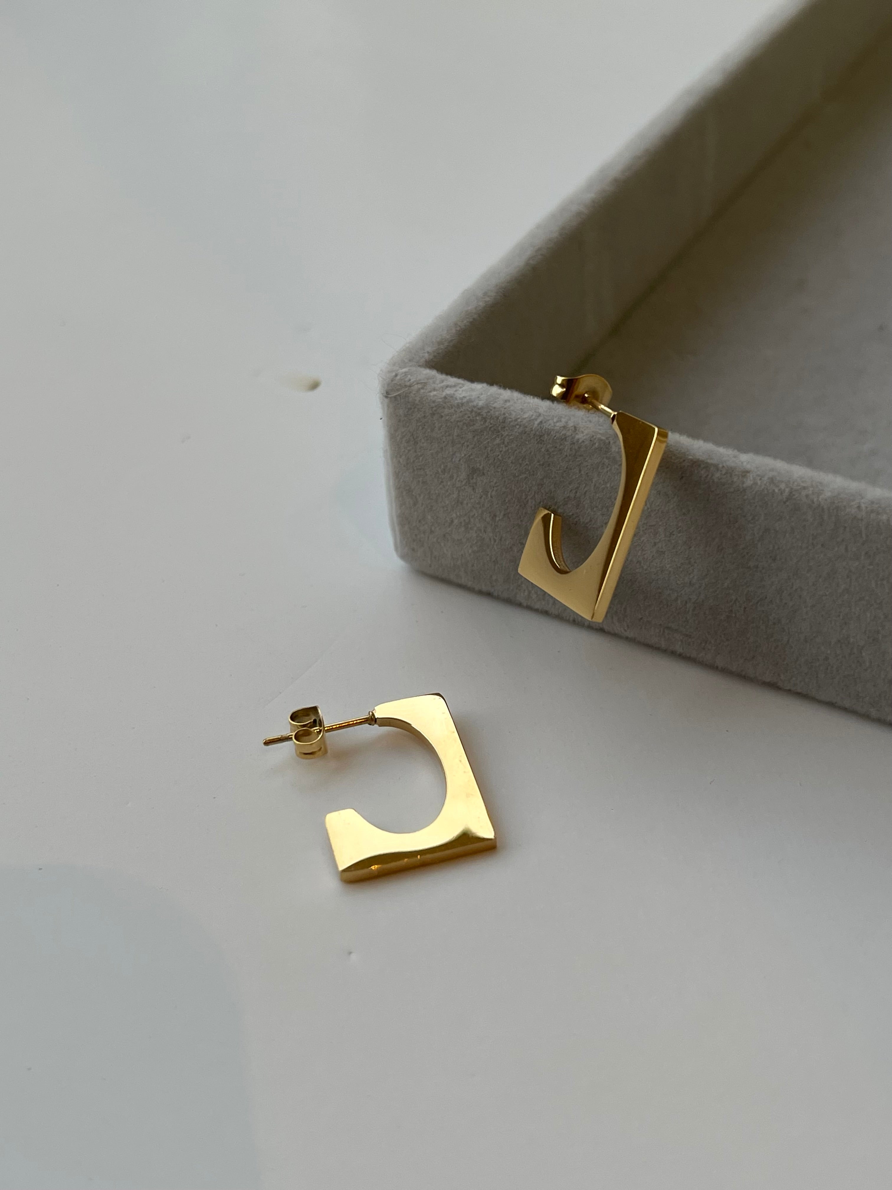 Chunky square earrings