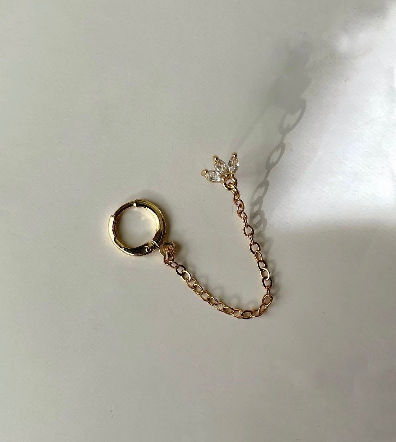 Crystal earrings with chain